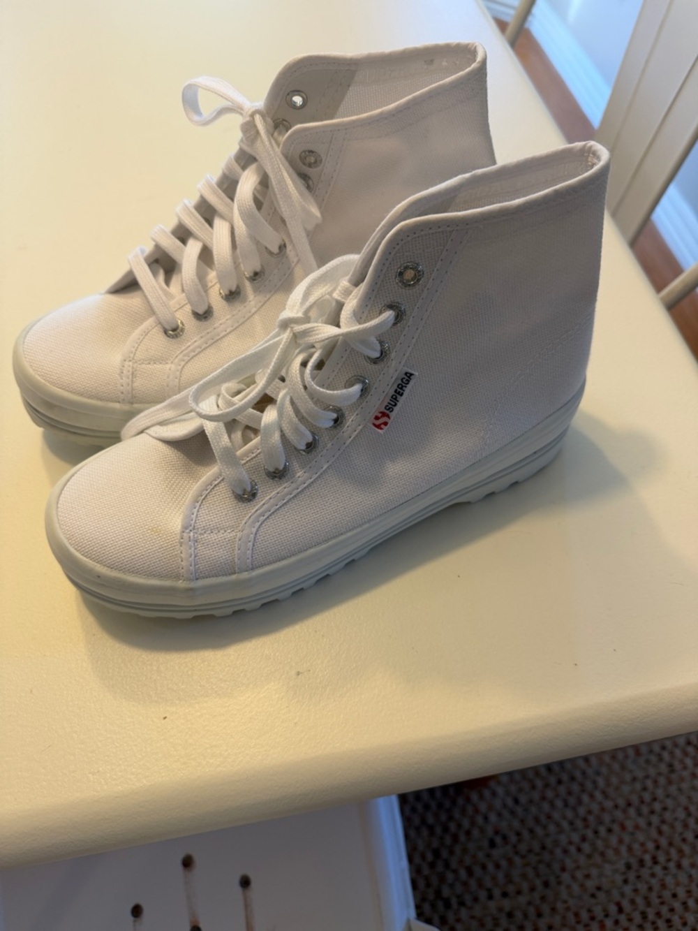 Superga Women’s White Canvas High-Top Sneakers Sz 8.  NWOB. Box19